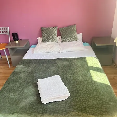 Terrasse Avec Vue Degagee 3km Avignon Vakantiehuis