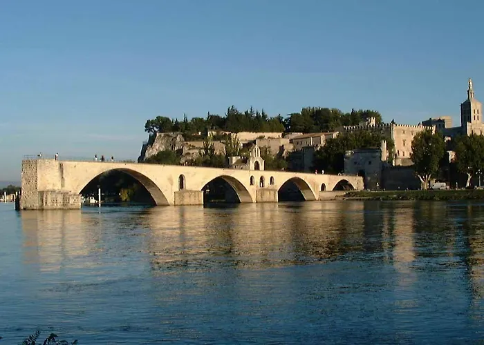 Дом отдыха Terrasse Avec Vue Degagee 3km Avignon Вильнёв-ле-Авиньон